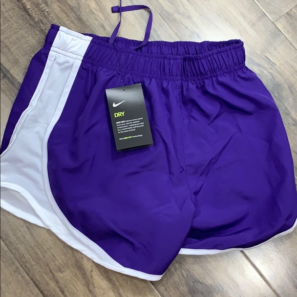 NIKE Women’s running shorts with Dri-Fit Technolog - Picture 8 of 15